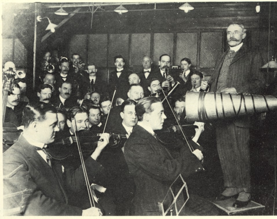 Elgar recording in 1914